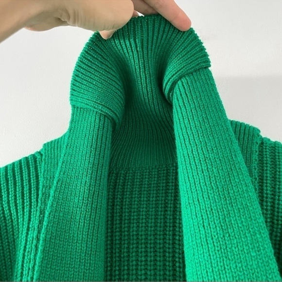 SELMACILEK Revolve Neck Scarf Detailed Balloon Sleeve Cropped Sweater in Green - Picture 4 of 8